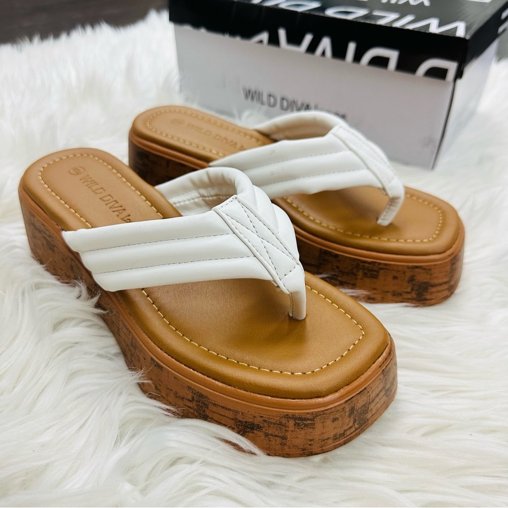 Wild Diva White and Tan Platform Sandals NIB - Picture 3 of 6